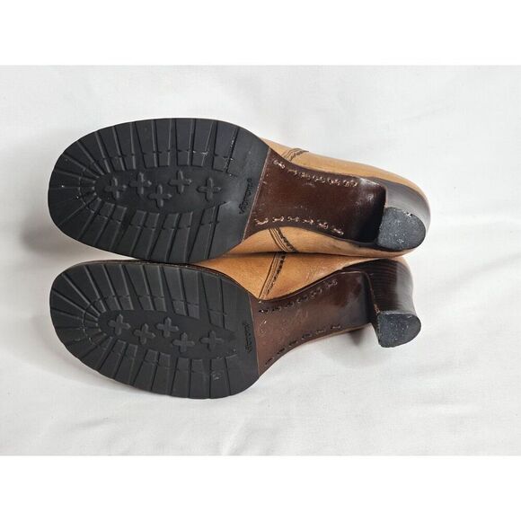 COLE HAAN Country Vibram Sole Brown Leather Ankle Boots Womens Size 6B - Picture 5 of 8